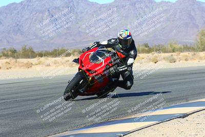 media/Jan-08-2022-SoCal Trackdays (Sat) [[1ec2777125]]/Turn 6 Inside (1pm)/